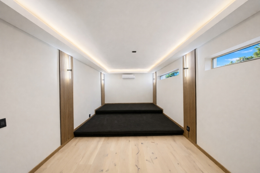 5 Bedroom Property for Sale in Camps Bay Western Cape